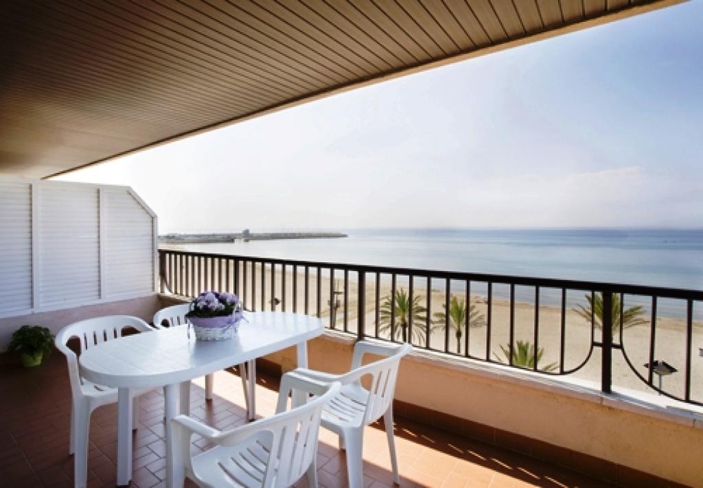 Apartament ampli amb vistes 