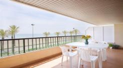 Apartament ampli davant el mar