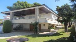 Casa amb jardí i gran terrassa